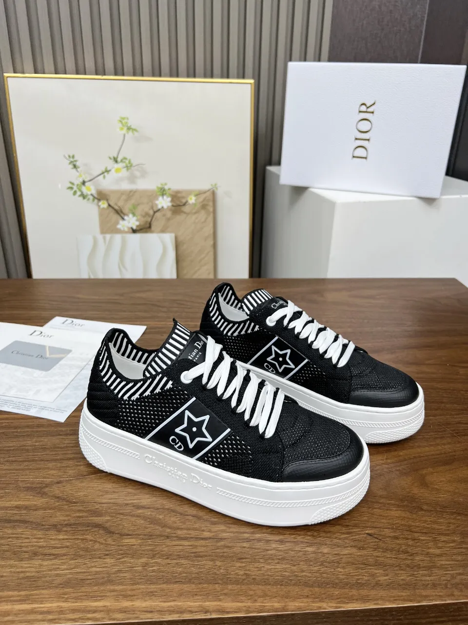 👟👟Ex-factory price 480👟👟 These Dior Star thick-soled sneakers are from the Dior Vibe limited series and have a unique and timeless design. Crafted from white mesh, it features a black CD logo and star pattern on the sides and a Christian Dior Paris signature on the tongue. Paired with a classic thick sole, it is light and comfortable, suitable for all seasons, and can be matched with various casual looks to add the finishing touch. 🎉The official website of Dijia’s new colors has been updated simultaneously. Number of yards: 35-41 (42 can be customized without return or exchange). Welcome to place an order in the picture above [Rose][Rose][Rose]